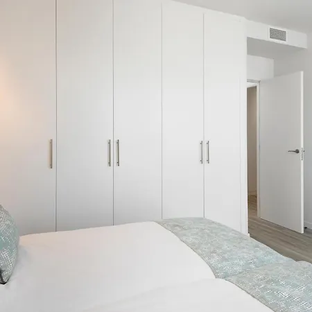 Le Mirage, Modern 3 Bedroom Overlooking The Pool * 埃斯特波纳
