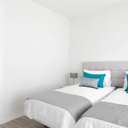 Le Mirage, Modern 3 Bedroom Overlooking The Pool 公寓 *