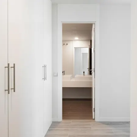 Le Mirage, Modern 3 Bedroom Overlooking The Pool 埃斯特波纳